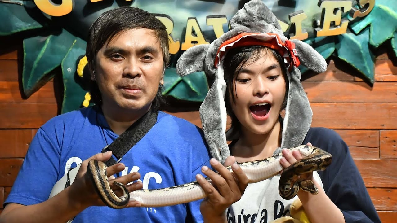 Our entrance to the Manila Ocean Park with my Beng Beng this is our first time in this park. Epi 1