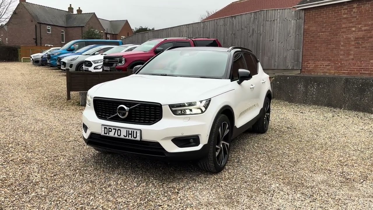 Volvo XC40 2.0 B4 MHEV R-Design Pro Auto Euro 6 (с/с) 5др