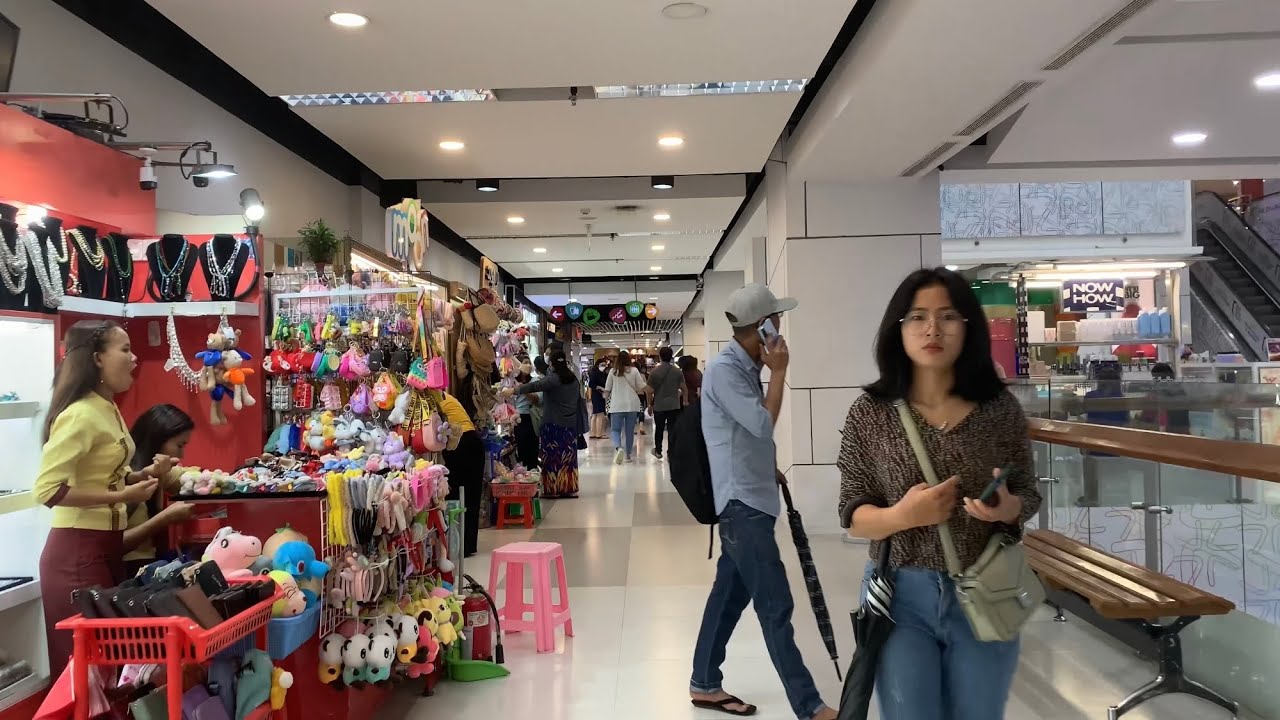 🇲🇲 Myanmar People’s Life In A Luxury Mall Yangon
