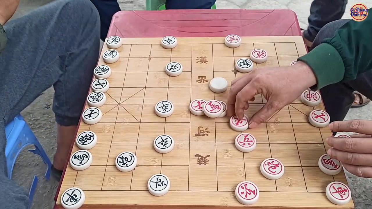 Cờ chớp giang hồ 5p.Hai cao thủ đại chiến rất là máu lửa và căng thẳng , rất đáng xem
