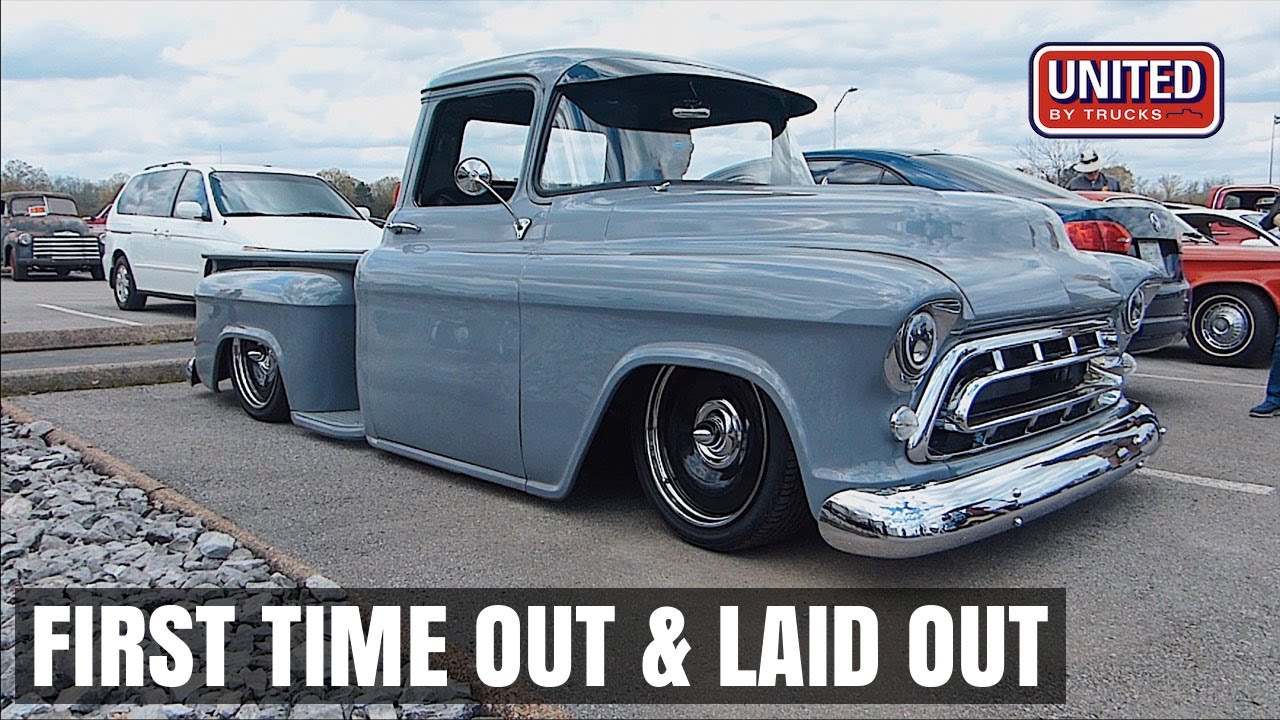 Грузовик Chevy 1957 года | ACCUAIR ELEVEL и стальные диски DETROIT | Coker Tire Cruise-In