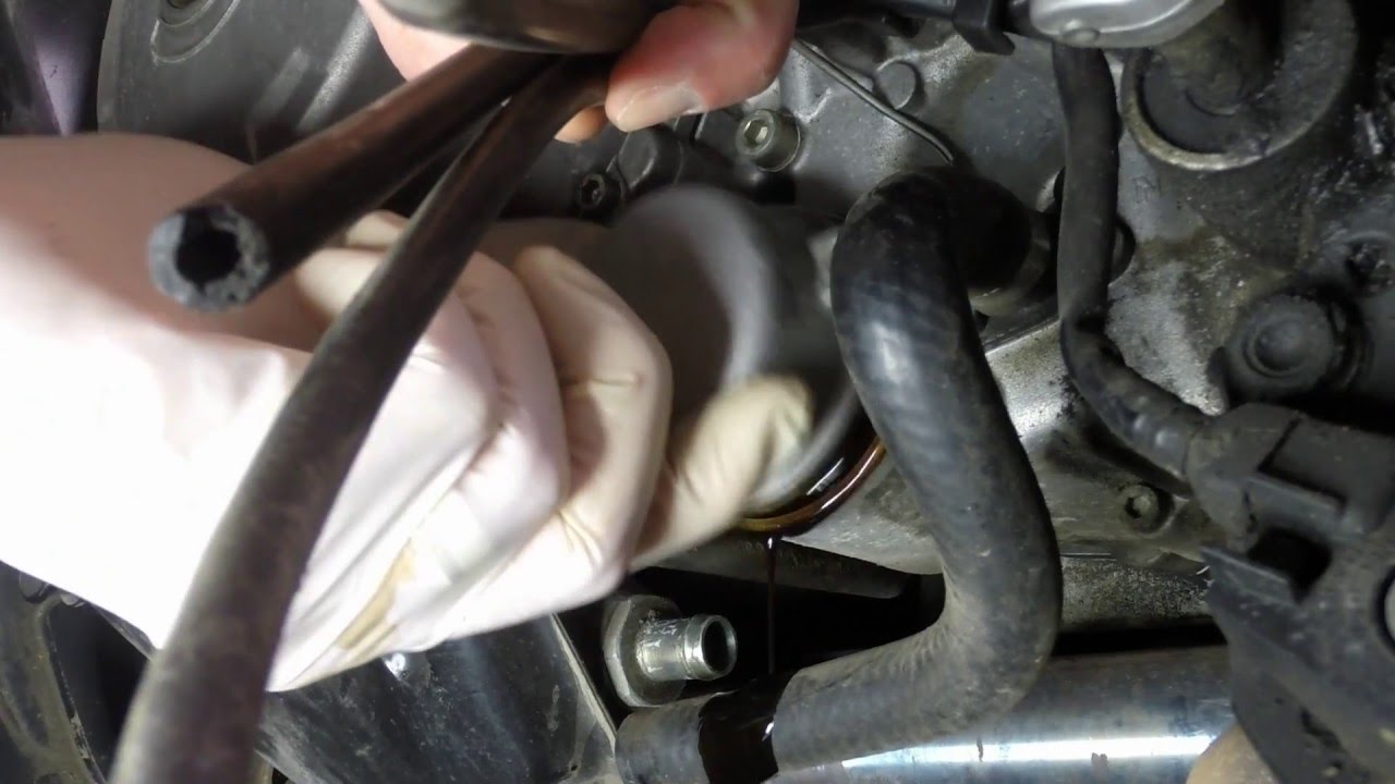 Aprilia RSV 1000 R Oil Change