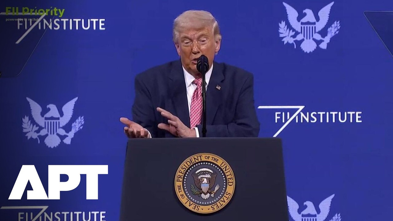 &laquo;Он и не думал, что будет мне подлизываться&raquo;: Трамп высмеял наследного принца Саудовской Аравии н...