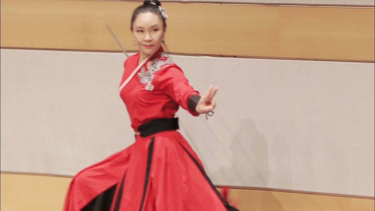 Chinese Female Sword Dance / Po Zhen Yue