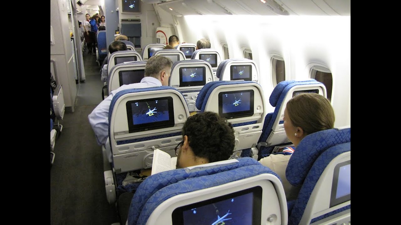 CATHAY PACIFIC B777-300ER ECONOMY CLASS CX261 HONG KONG - PARIS