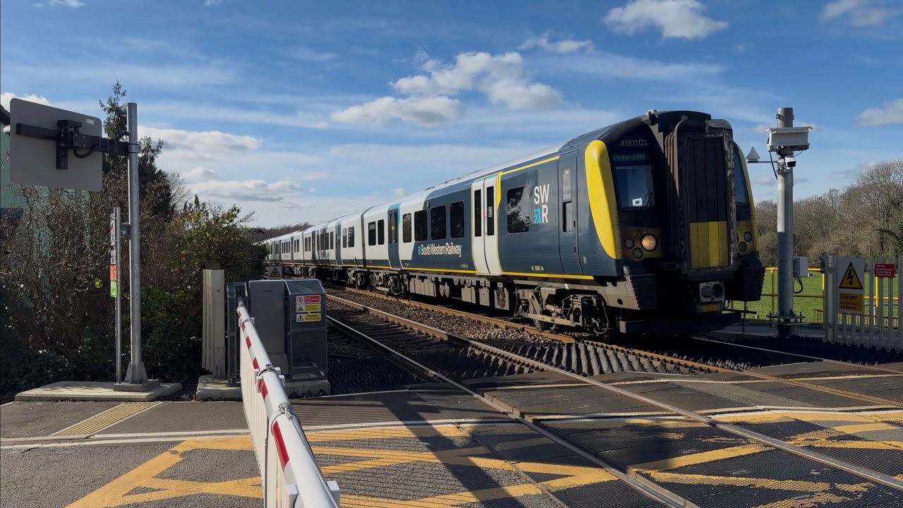 Liss Common Level Crossing (Hampshire) Saturday 14.02.2026
