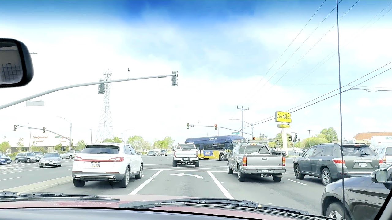 Drove to 2 Sisters Recycling to sell cans and bottles #familyvlog