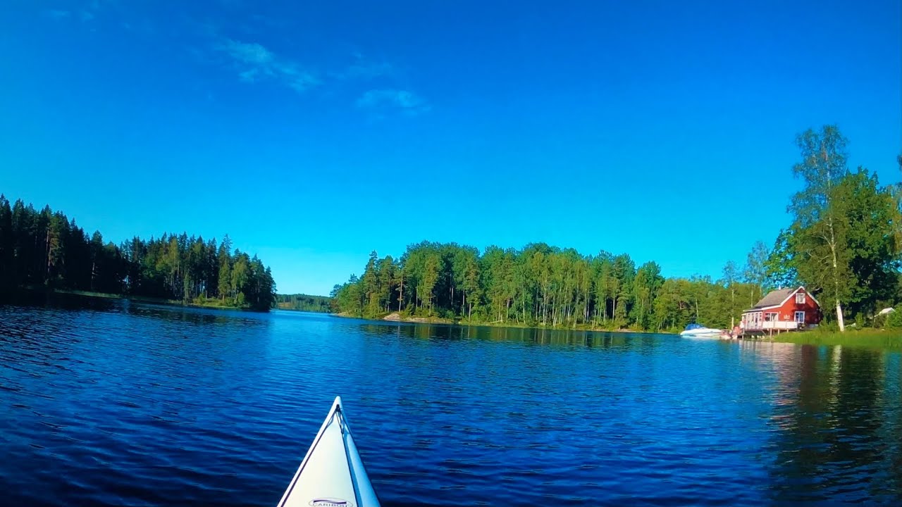 Kayak paddling on a Swedish lake ☀️ Beautiful scenery and lovely weather ☀️ Rolling the kayak home