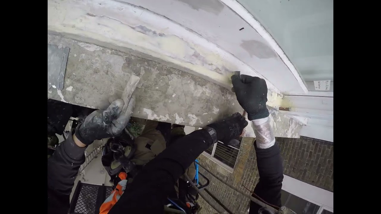 Rope Access Window Sash Repairs & Decoration in London #londonproabseiling #construction #abseiling