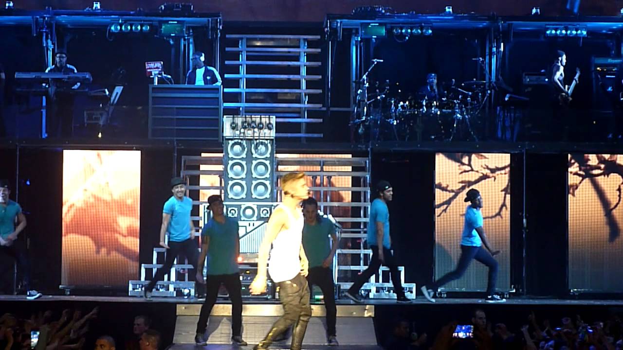 Justin Bieber - One less lonely girl - Believe Tour - Strasbourg, France (April 8)