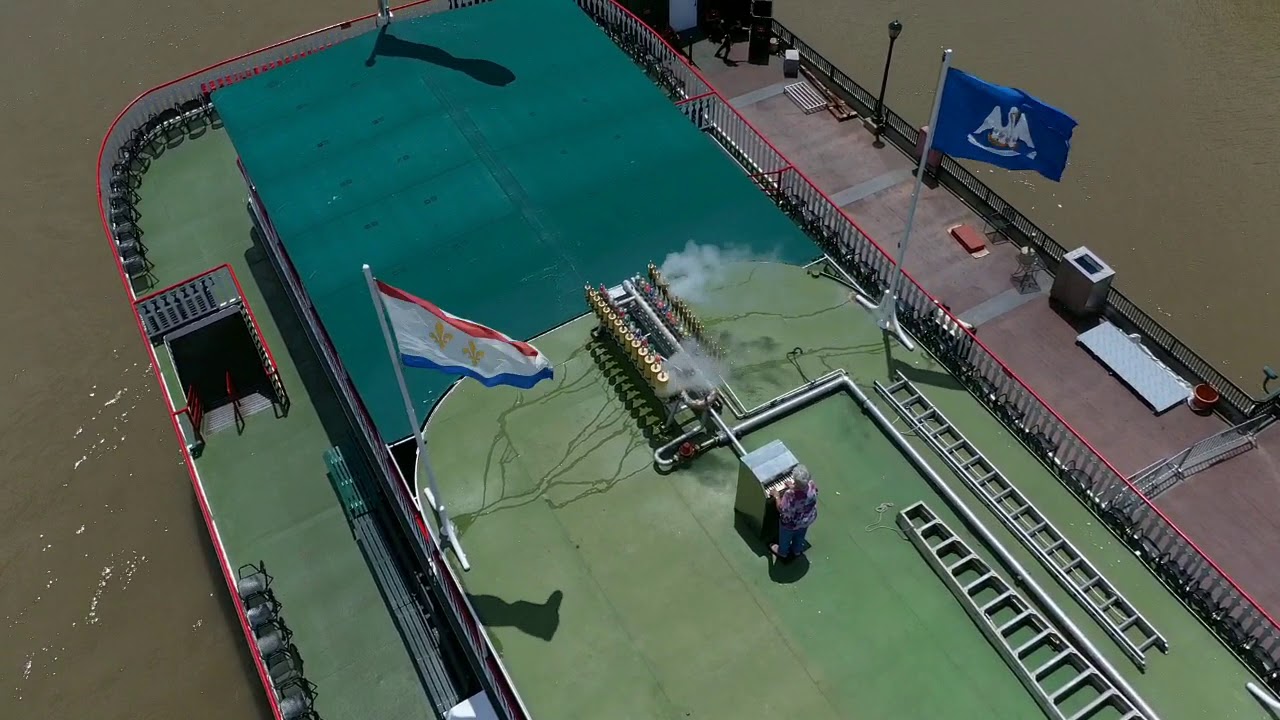 Steamboat NATCHEZ
Calliope -STEAM ORGAN- New Orleans, LA - Drone View with Sound