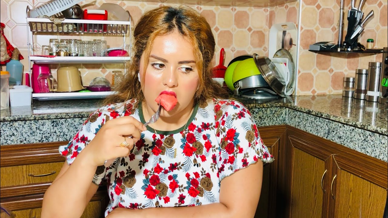 أجبرته أمه بالزواج من فتاة من البادية رغما عنه فقام ب ….بنت العروبية شاد التفاصيل (زواج فاشل)