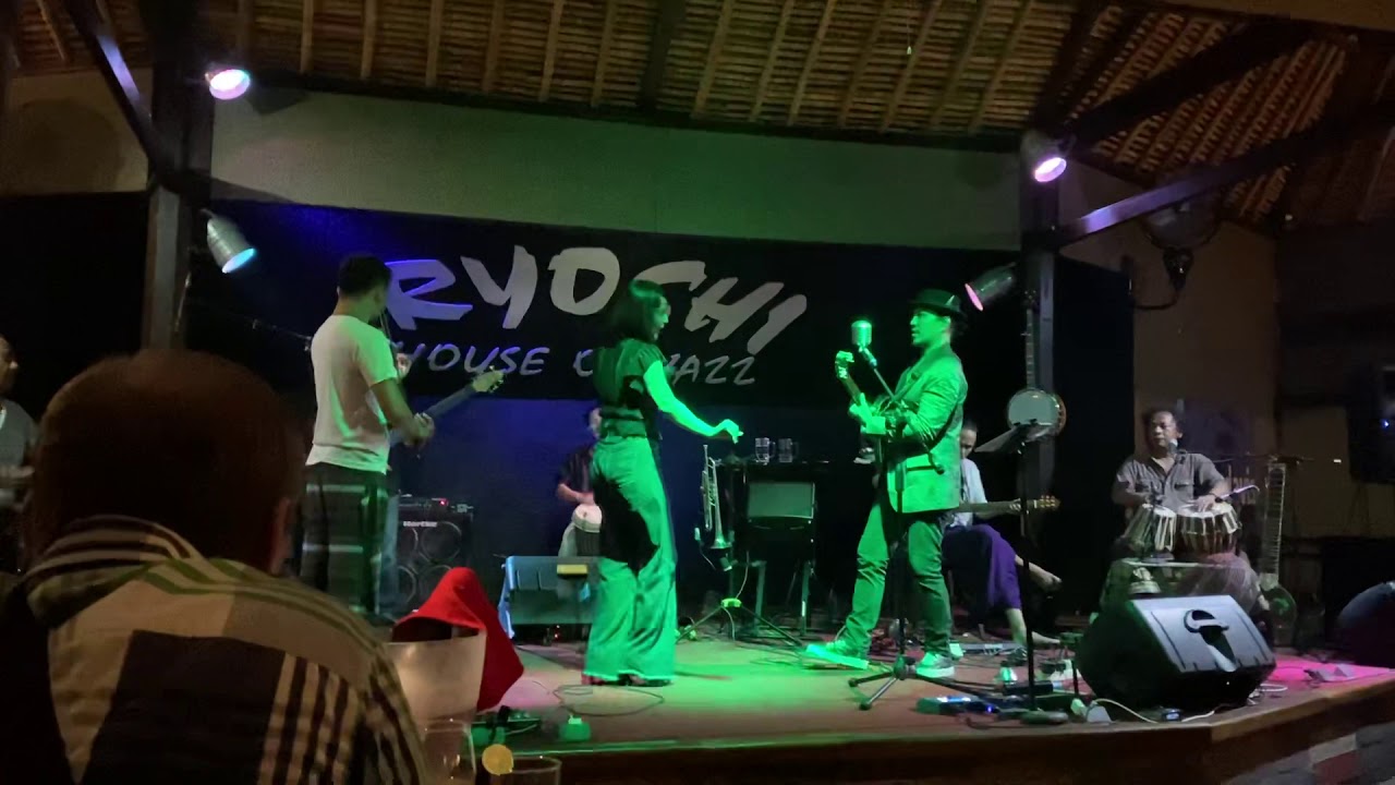 Saharadja &lsquo;Laela Canggung&rsquo;