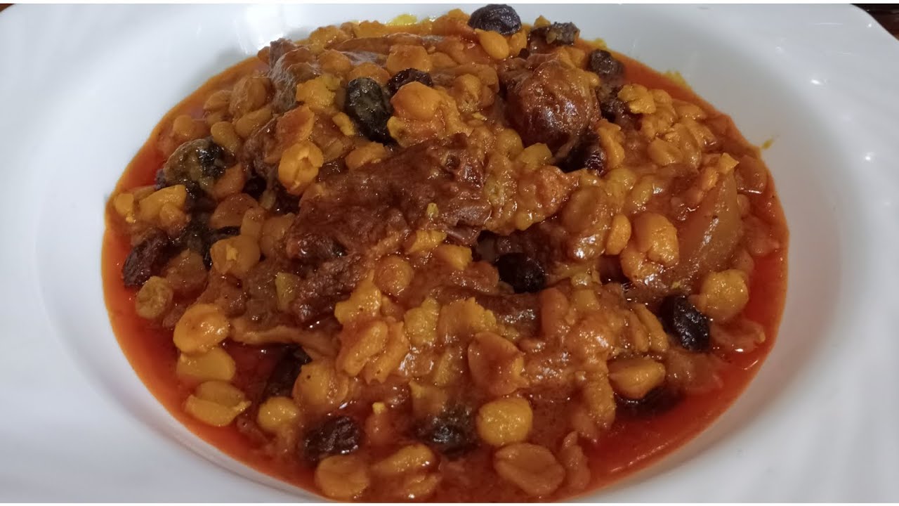 لحم الراس ديال البقري بالحمص والزبيب واحد التعليكة، واحد البنة ياسلاااام😋 ماتشبعوش منه في هاد البرد😍