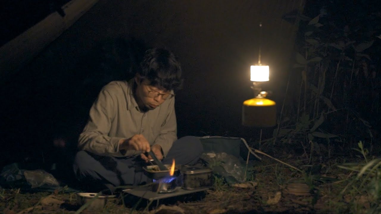 プリムスのガスランタンを試しに夜の山へ【ソロキャンプ】