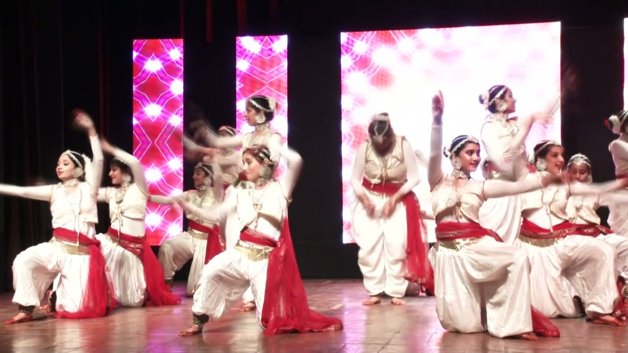 Kathak Fusion- Despacito & Shape of You | Ft. Team Vividha | Indian classical Dance Fusion