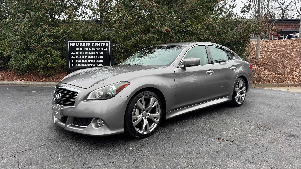 Infiniti M56 S 2012 года выпуска — 132 тыс. чел., отличная история обслуживания, без аварий, редк...
