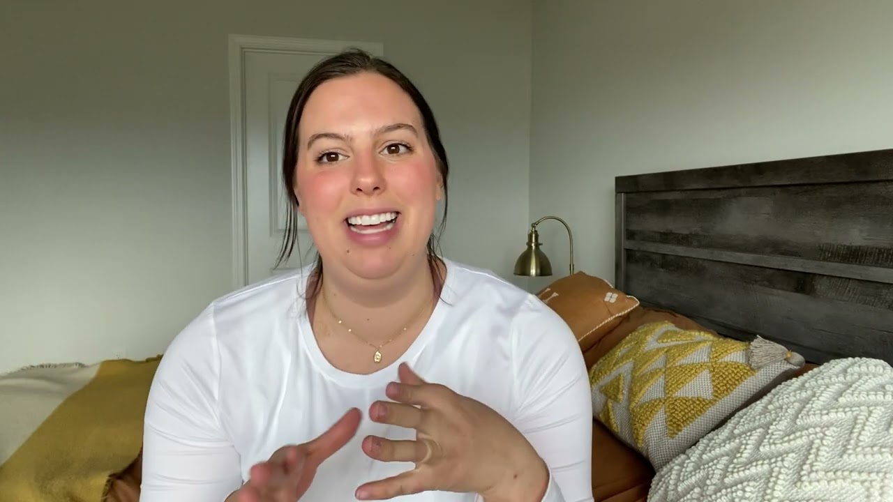 What I Wish I Knew As A New Mom (my postpartum experience, what&rsquo;s helped me + my motherhood poetry)