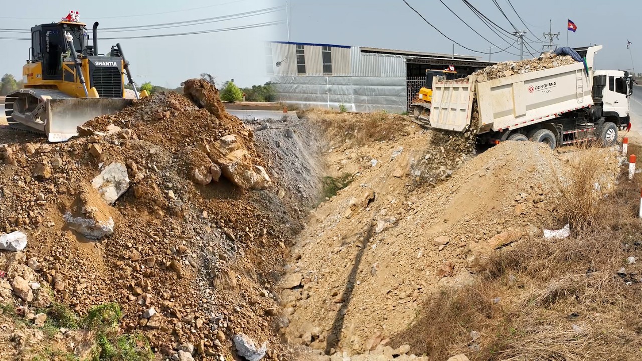 Complete100%Interesting!!Bulldozer SHANTUI C3 Push Stone And DumpTruck Unloading Stone Filling Land
