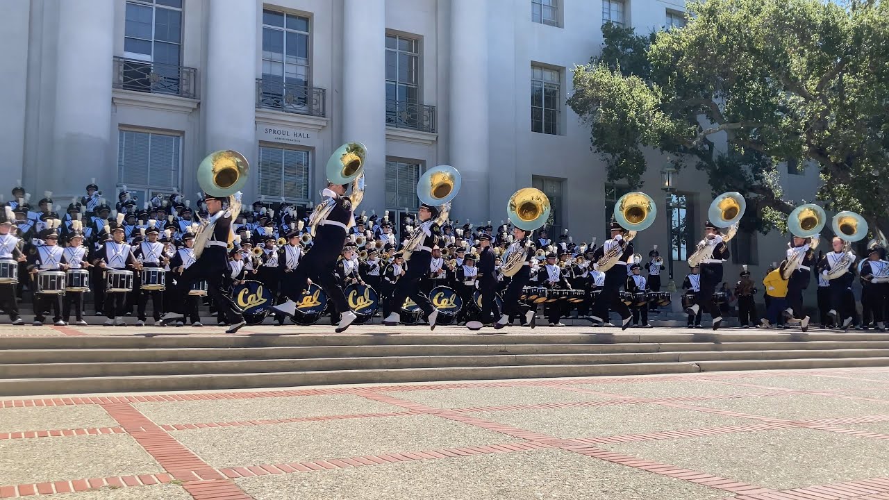 Cal Band Sproul Hall Rally vs. UC Davis 2022 Berkeley California (Middle School Medley)