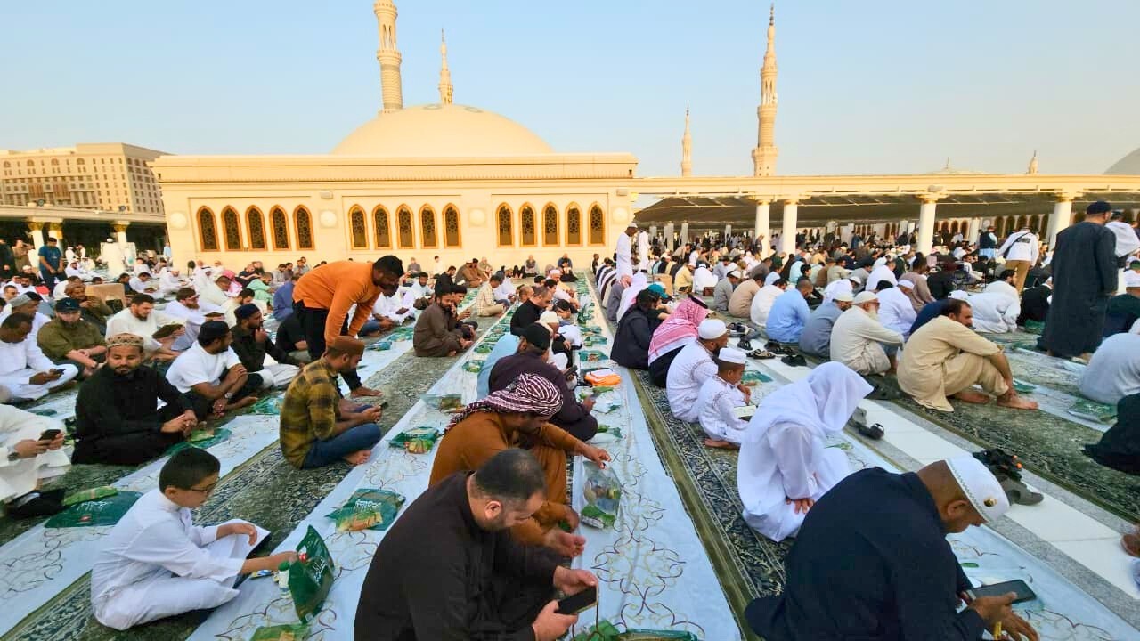 TODAY At Masjid Nabawi Madinah: 17th Ramadan Iftar, Maghrib, Food, LIVE 4K