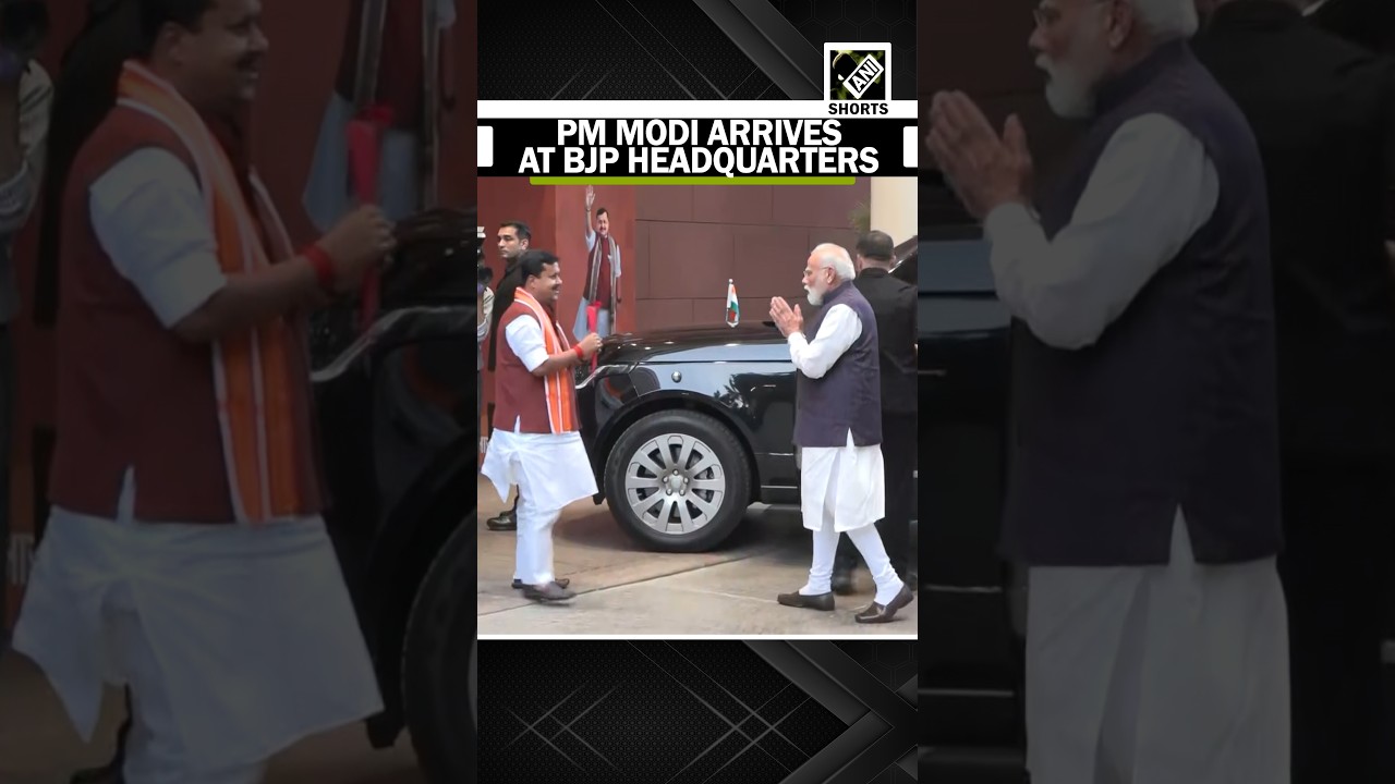 Prime Minister Narendra Modi arrives at the BJP headquarters