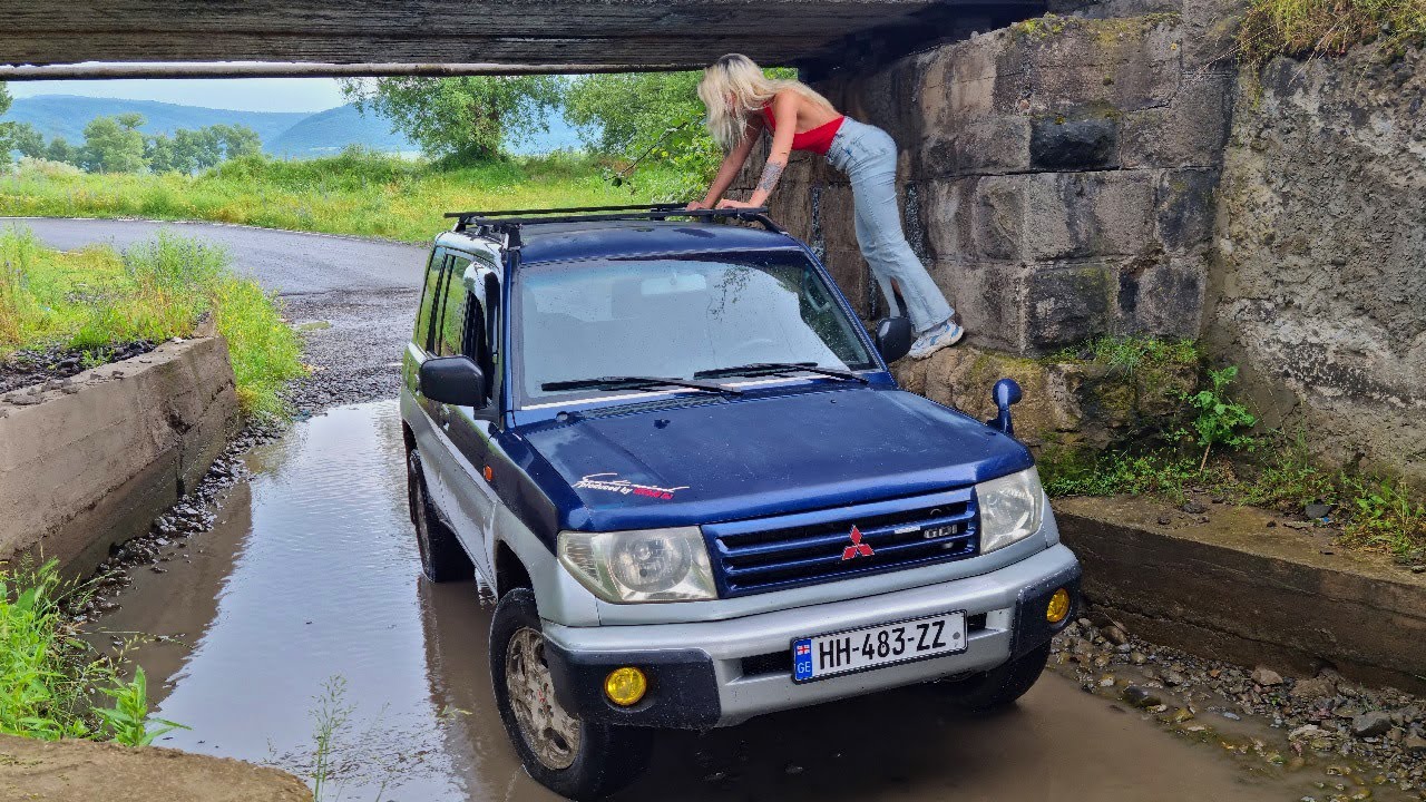 CAR STUCK IN THE MUD WATER TUNNEL IMITATION FULL REVIEW PAJERO 4X4 OFF ROAD