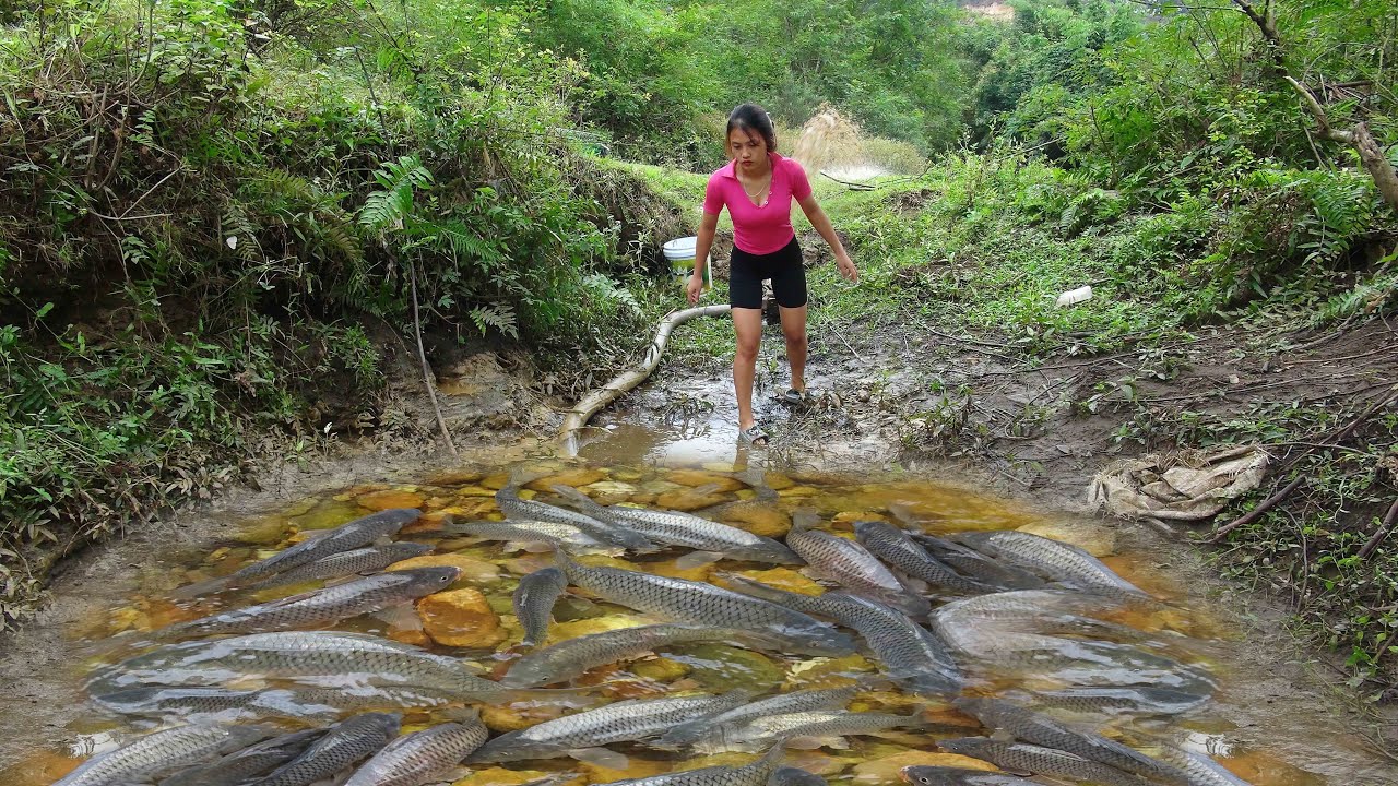 GIRL FISHING Traditional | Mastering the Art of Fishing for Girls | Hue Fishing