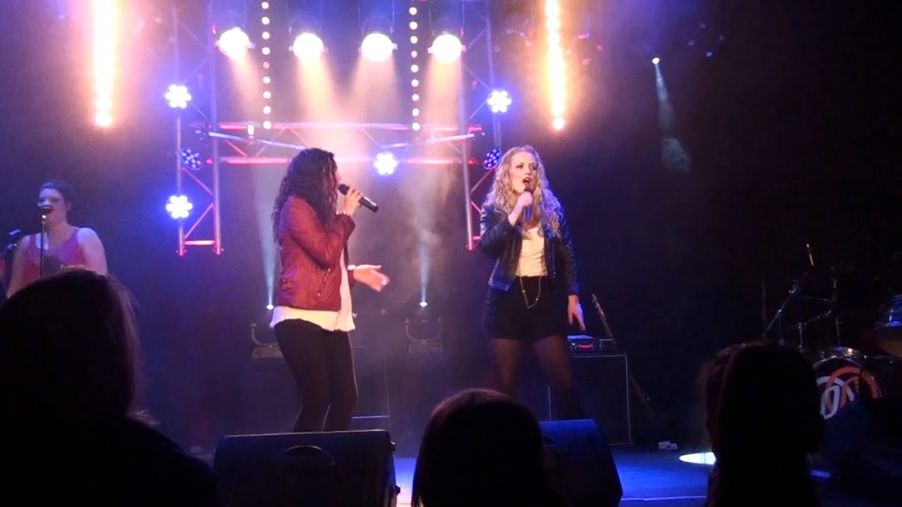 Maria Broberg och Matilda Rylander på Helges talangjakt 2012!