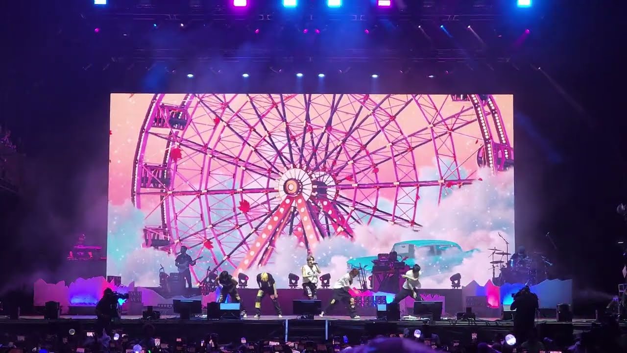 [4K] Tomorrow X Together - Blue Hour, Lollapalooza 2023 (Fancam)