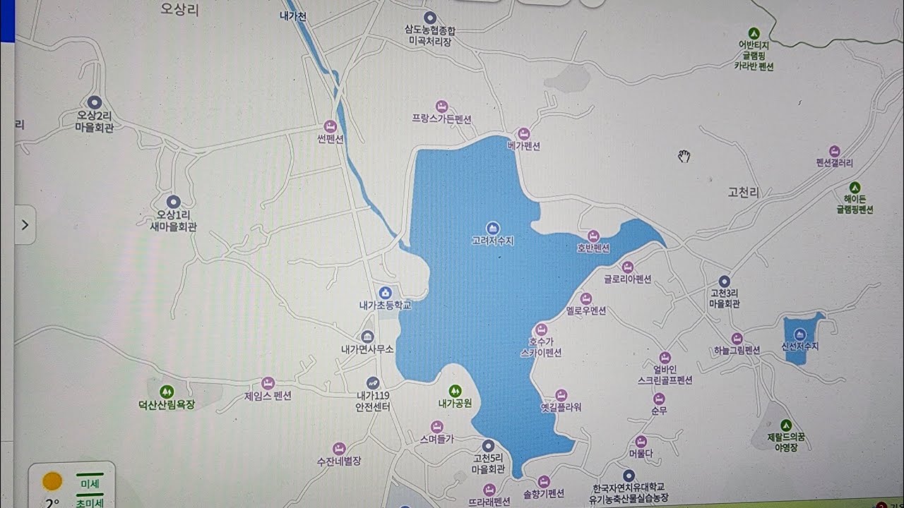 인천 강화에서 수초가 가장 멋진 붕어낚시 포인트에서..수심 80센치..내가저수지 수문 밑에 내가천수로에서..