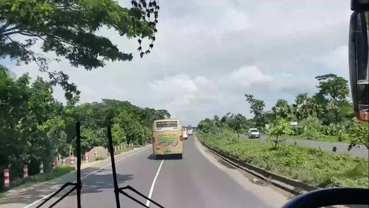 Padma Exclusive vs S.alam | Bus race in Bangladesh | Thrilling bus driving |Dhaka-Chattogram Highway