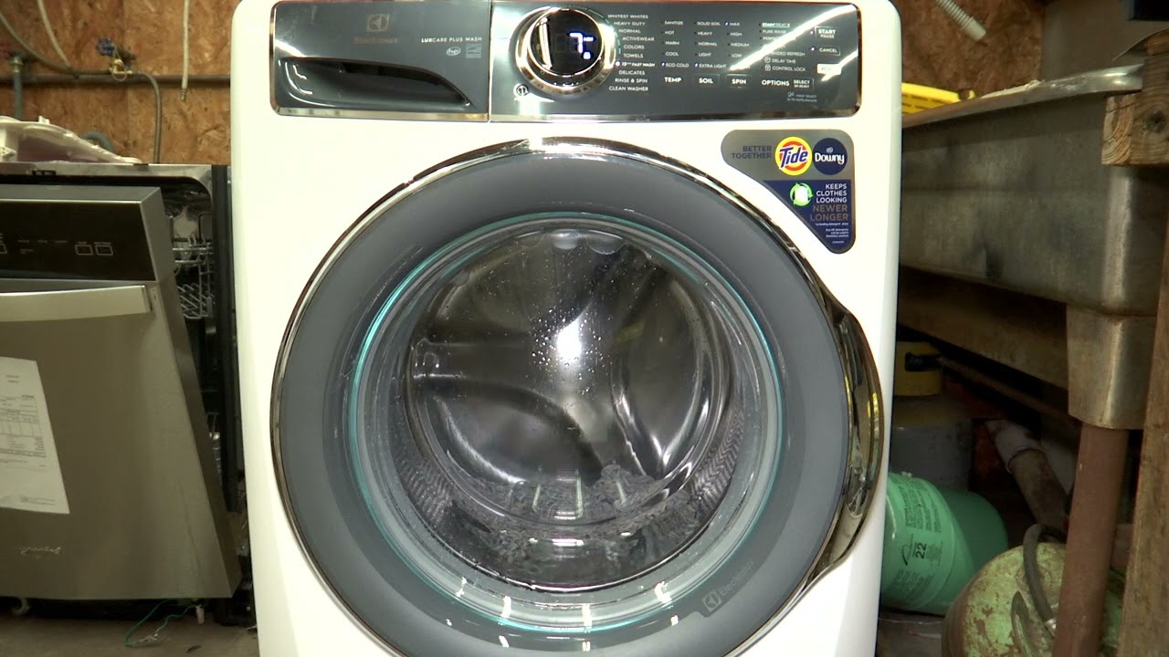 Electrolux  ELFW7537AW - One of my favorite washers!  - Mop Head Test