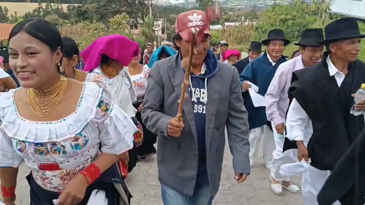 RUNA LLAKTAKUNAPAK KAWSAY - COMUNEROS EL CERCADO BAJO CON BAILE TRADICIONAL A SAN PEDRO