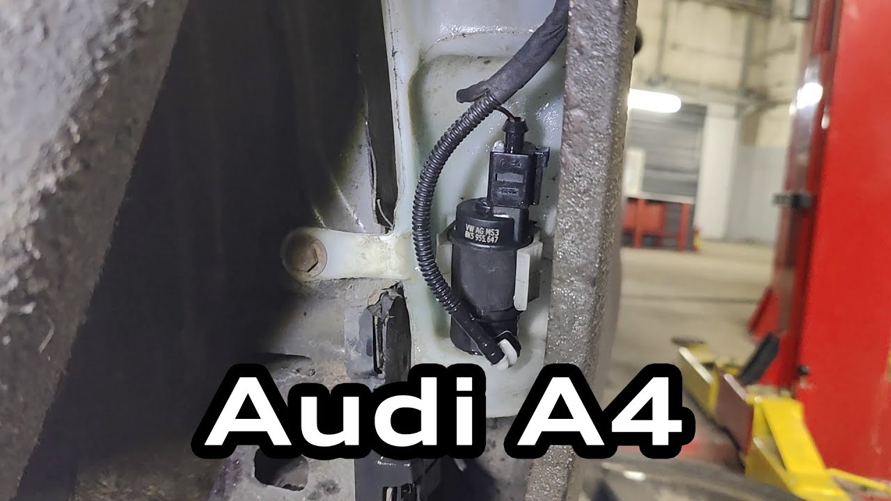Насос стеклоомывателя Audi A4 B8 / Windshield Washer Pump