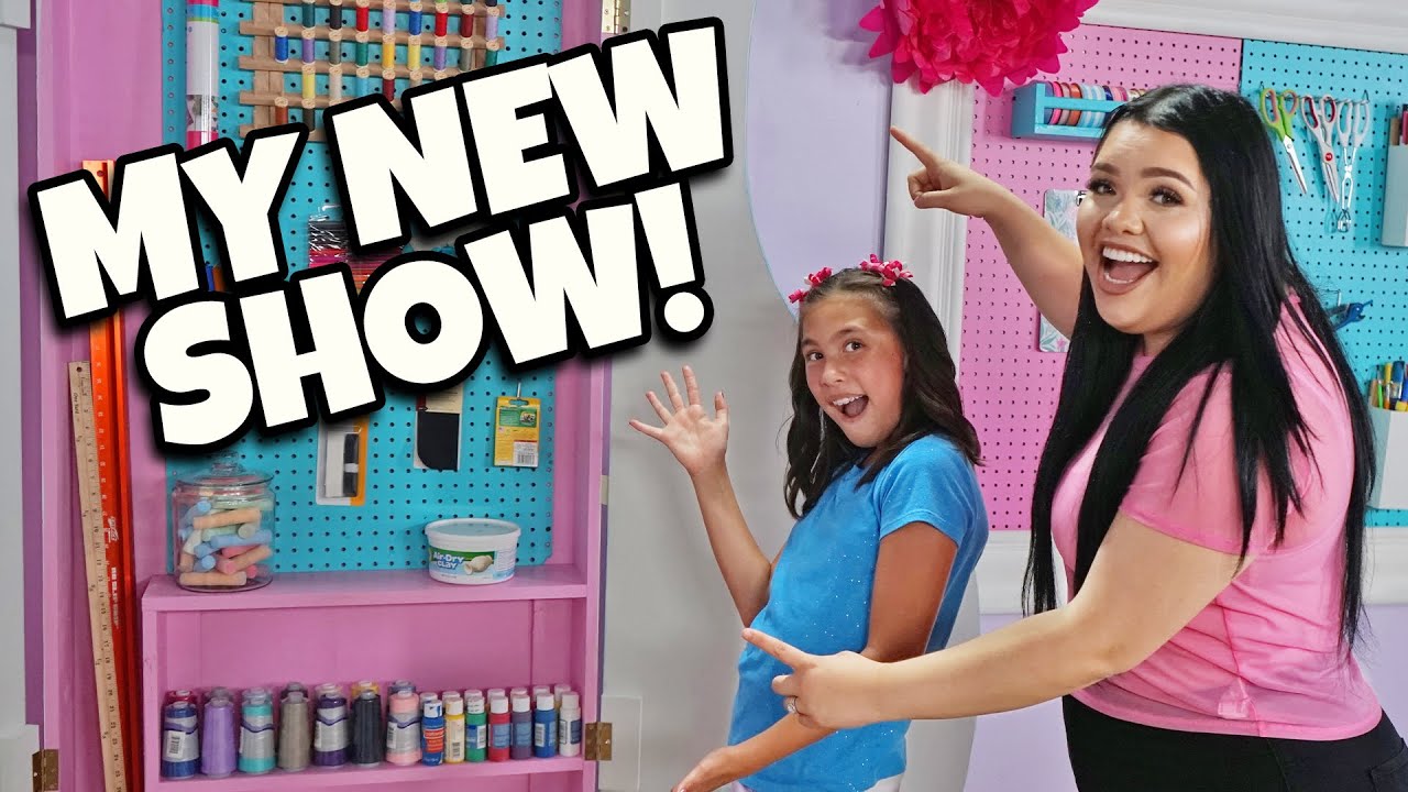 I HAVE A NEW SHOW!!! JILLIAN'S MYSTERY CRAFT BOX with Karina Garcia! BTS