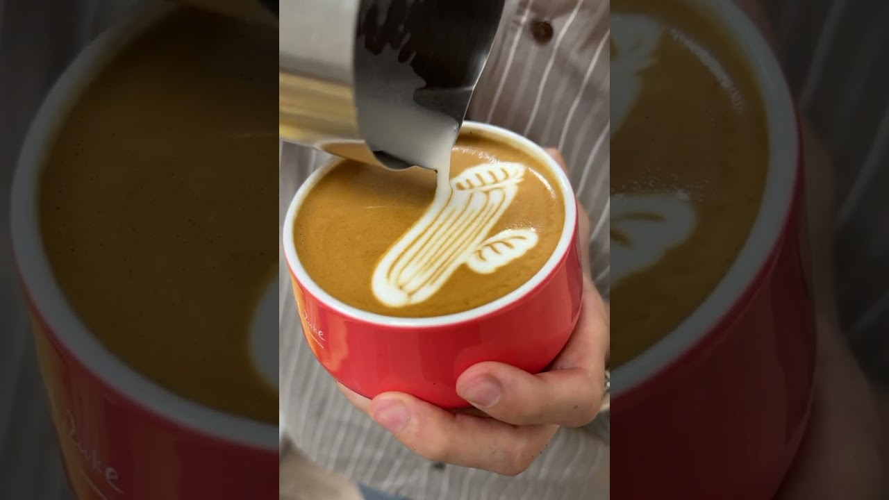 |World Latte Art Champion |  blue whale magic? #coffee #coffeelatteart #latte #barista #cafe #宜蘭