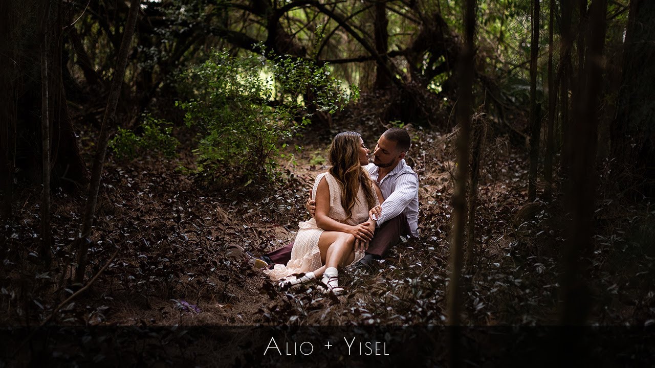 Romantic Couples Moving Portrait \\ Alio + Yisel \\ Greenacres Freedom Park