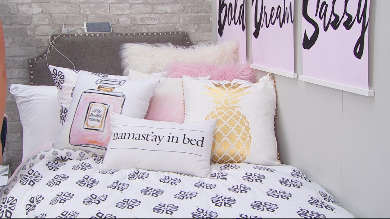 Top tips on how to customize and decorate your dorm room