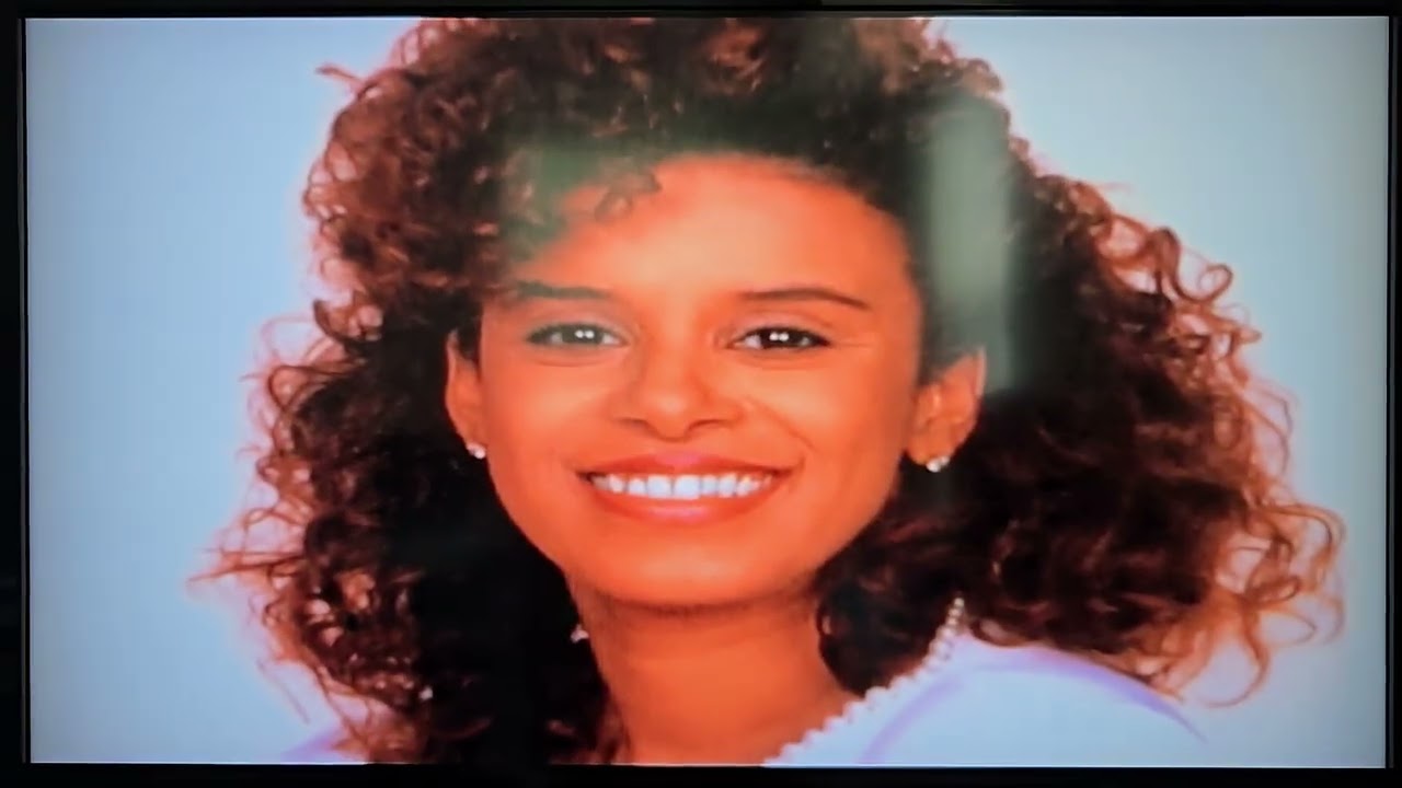 Biografía JOCELYN ARIAS (2003 Versión)