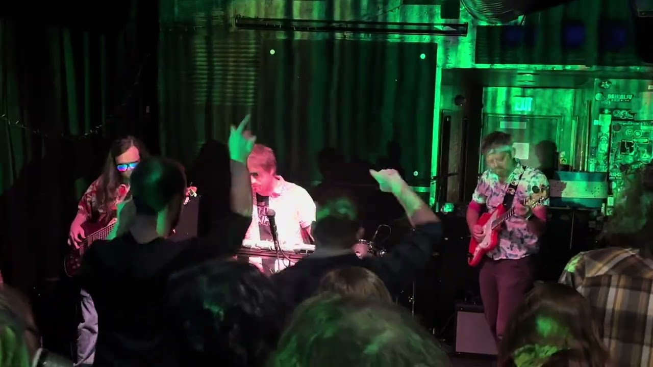 Chunderfin - Defeat (live) @ Surfside 7
