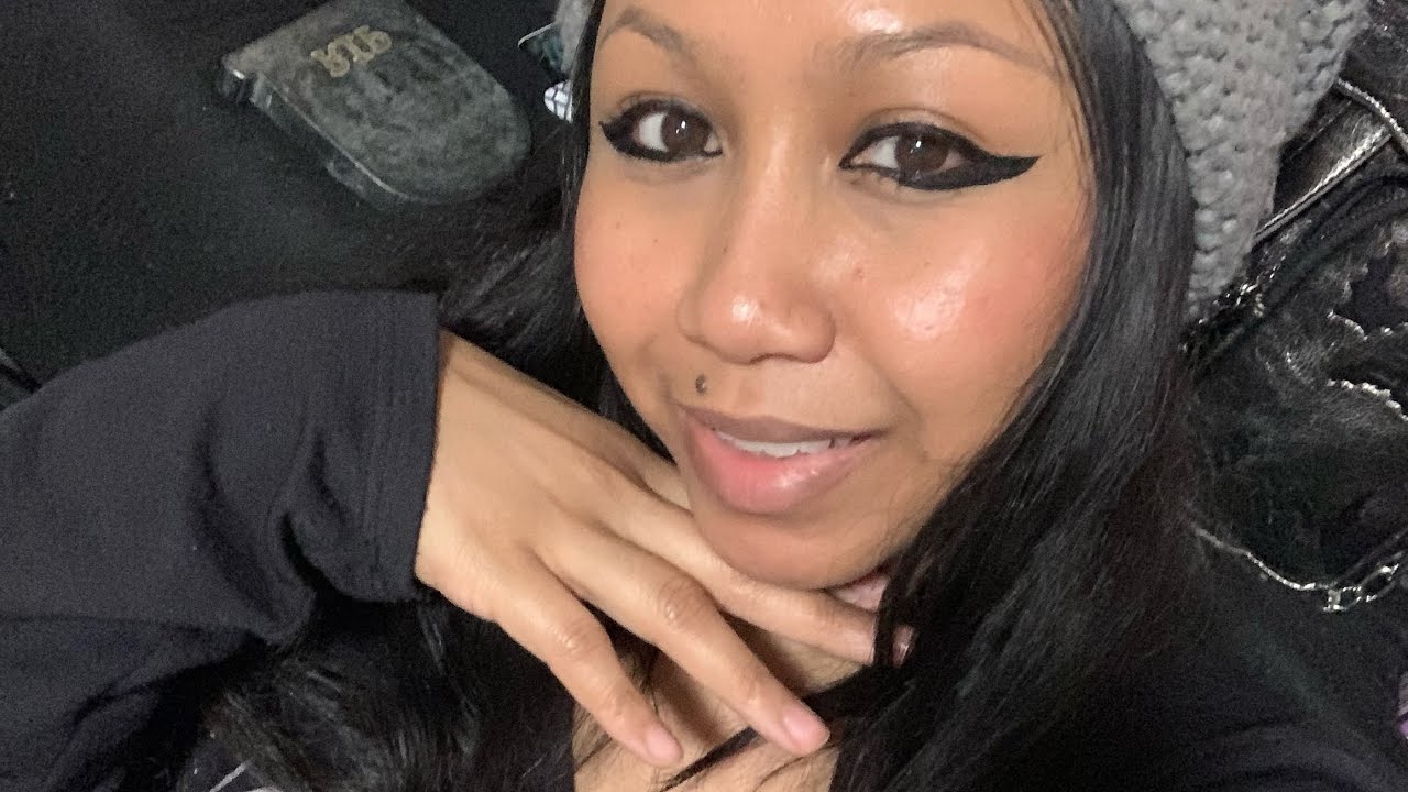 Hang out with me at the stores🖤✨