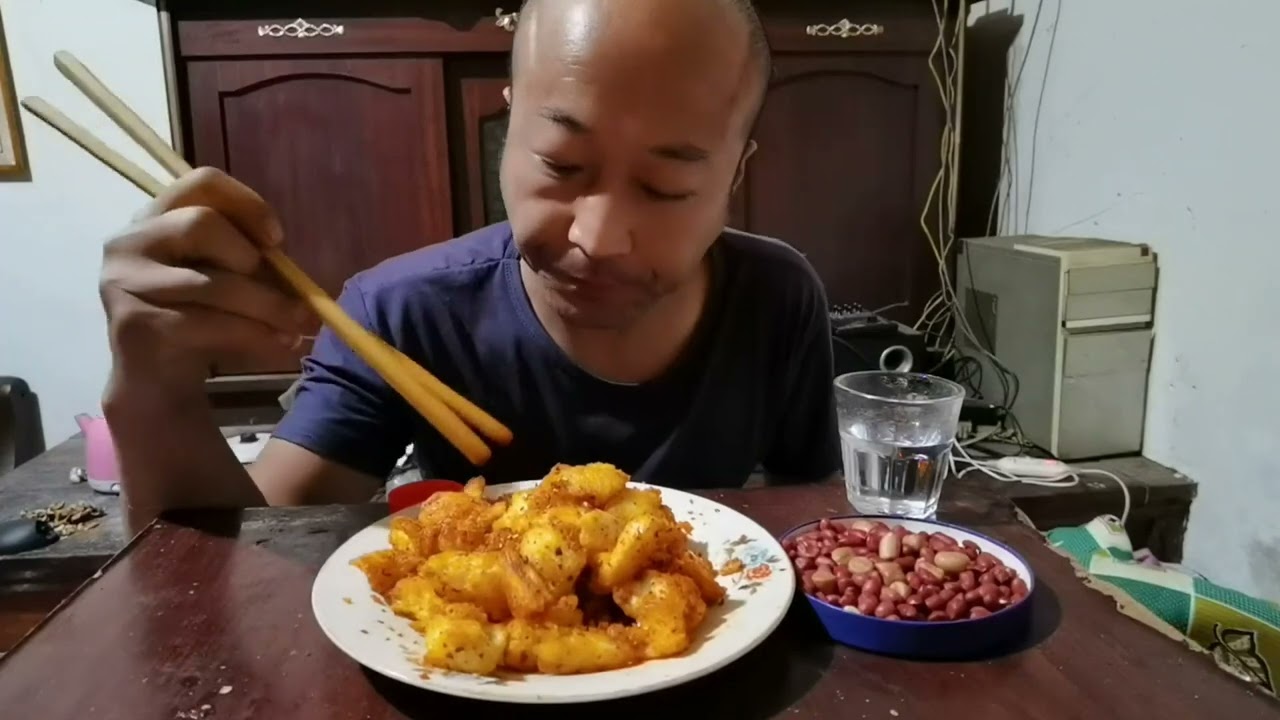 半夜里睡不着了，多少吃点喝两杯 #爱生活爱美食