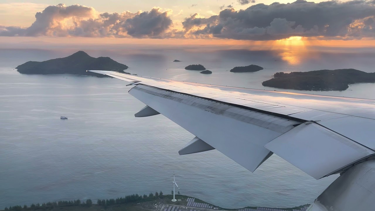 Landing in tropical paradise during sunrise - Dubai to Seychelles (08 October 2021)