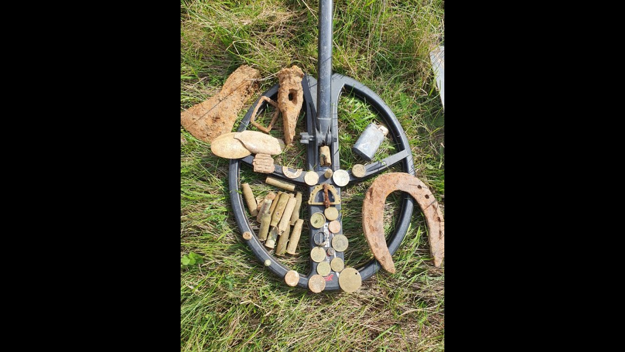 Mr.Detector // 2 Topoare // Catarama anii 1700// Monede/ 2 Axes // Buckle 1700s// Coins