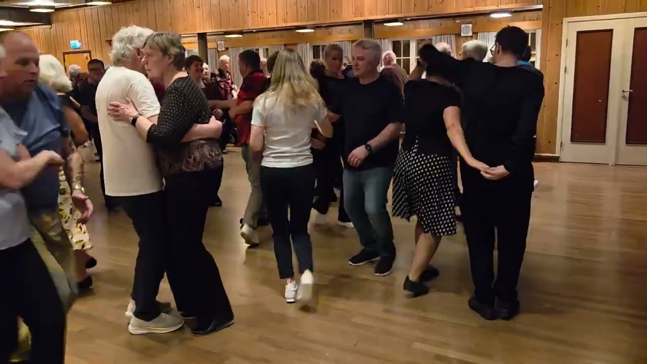 Alltid på väg med Arne Grande med Anki på Høyvangdansen 6 3 26 Dansnytt Inger Lise Johansen