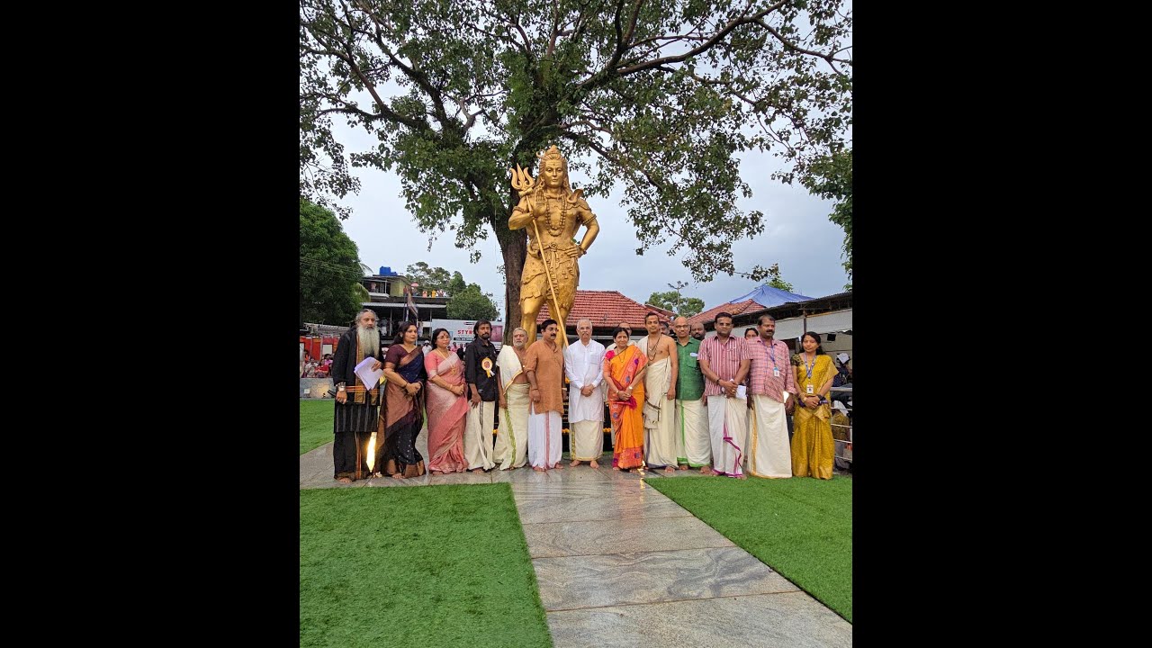 Hon’ble Governor unveiled the Bronze idol of Lord Shiva at Sri Rajarajeswara Temple, Tali, Kannur.