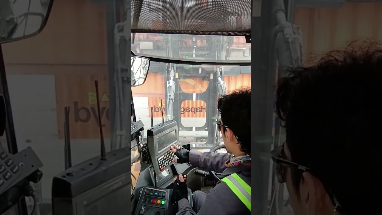 empty container handler's actual loading #vmt.