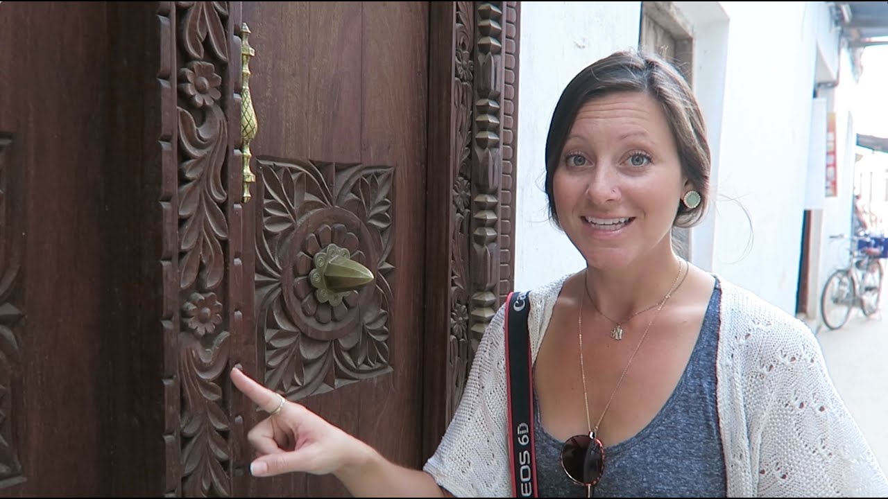 Exploring the streets of Stone Town, ZANZIBAR!