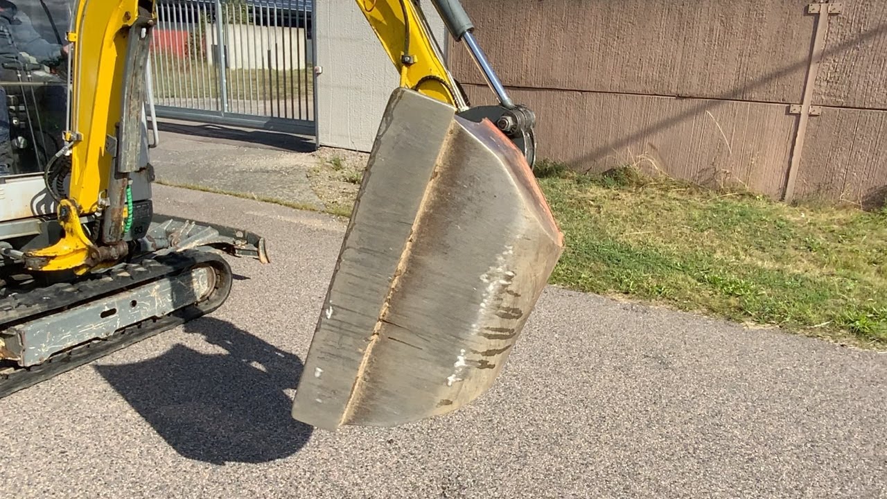 Köp Minigrävmaskin Wacker Neuson ET18 med släpvagn på Klaravik